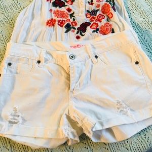 White refuge shorts (size 6)